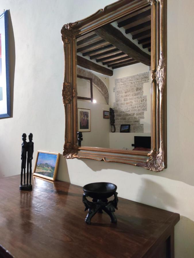 Grillotti Apartment Todi Luaran gambar